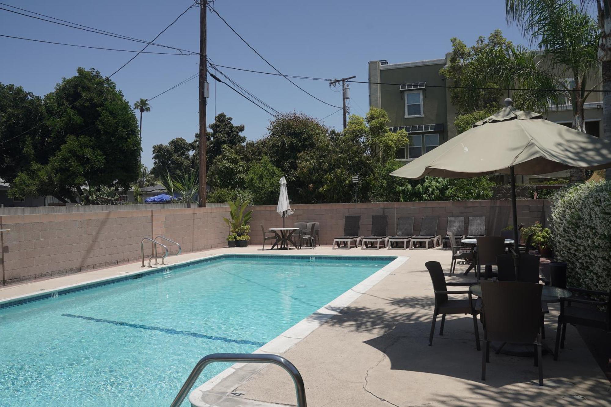 Harbor Inn & Suites Anaheim Exterior foto